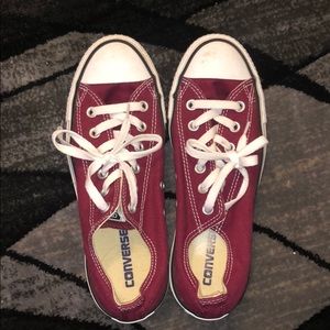 Maroon converse